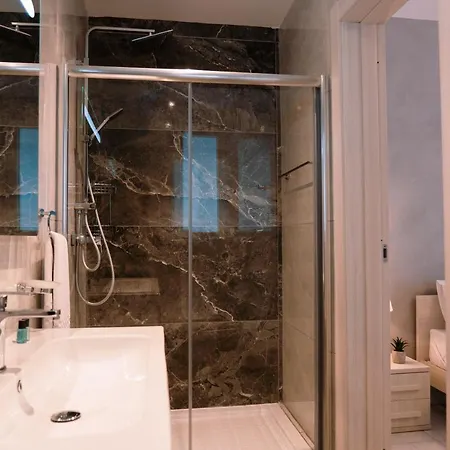 Scenic Modern 3 Bedroom Seaview