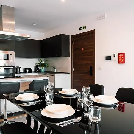 Διαμέρισμα Scenic Modern 3 Bedroom Seaview