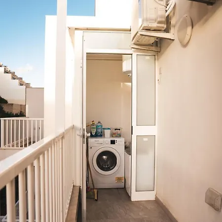 Scenic Modern 3 Bedroom Seaview Διαμέρισμα *