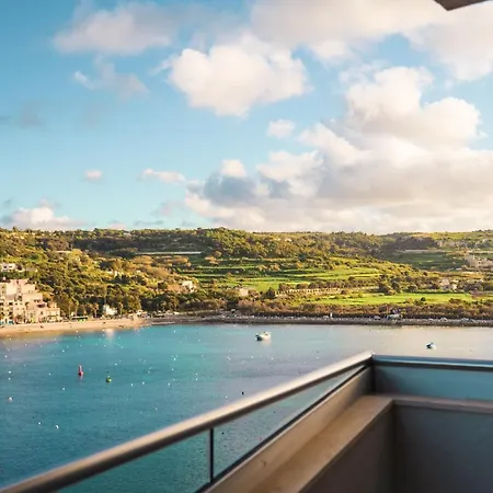 Scenic Modern 3 Bedroom Seaview Daire