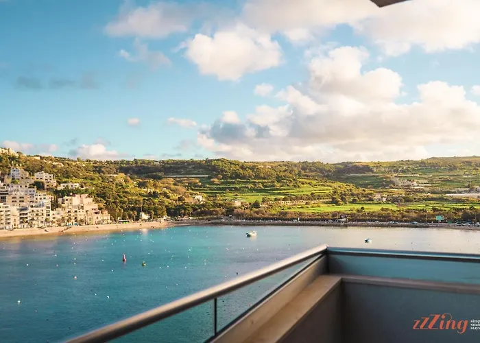 Scenic Modern 3 Bedroom Seaview Daire