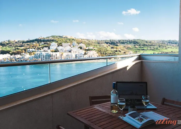 Scenic Modern 3 Bedroom Seaview Daire